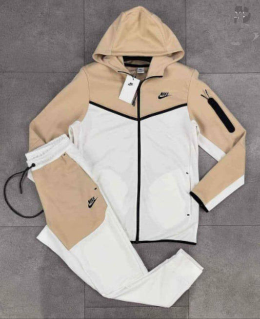 TUTA NIKE TECH